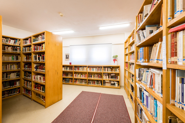 Pyrgos Central Public Library 28