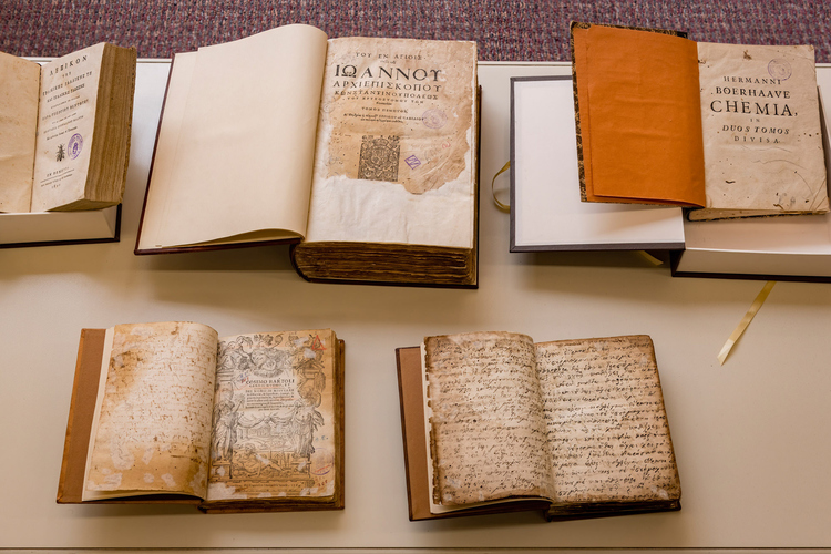 Pyrgos Central Public Library 22